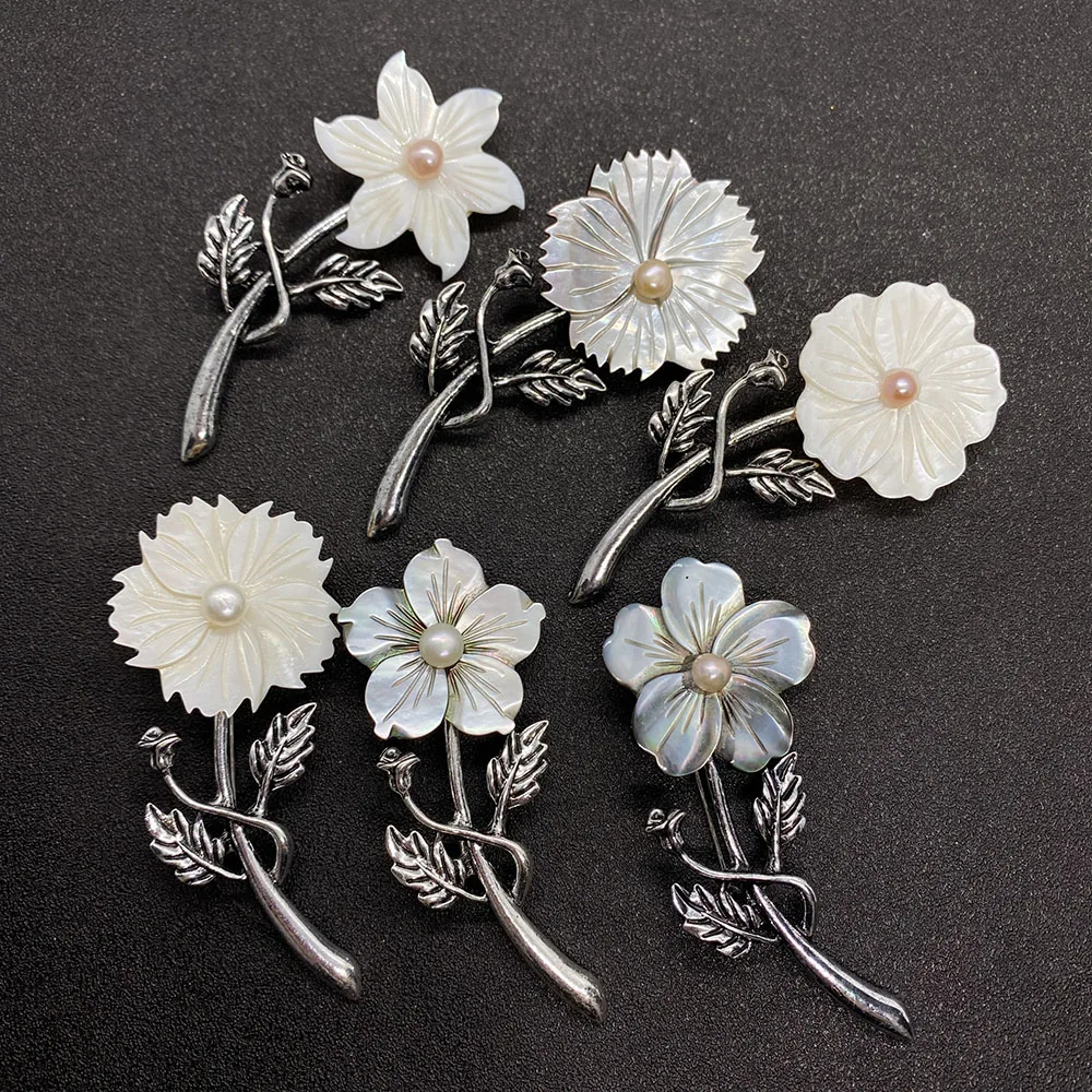 1 adet Zarif Abalone Kabuk Broş Çiçek Şekli Yaka Yaka Rozeti Giysi Takı Yaka Retro Pin Hediye Giyim Aksesuarları