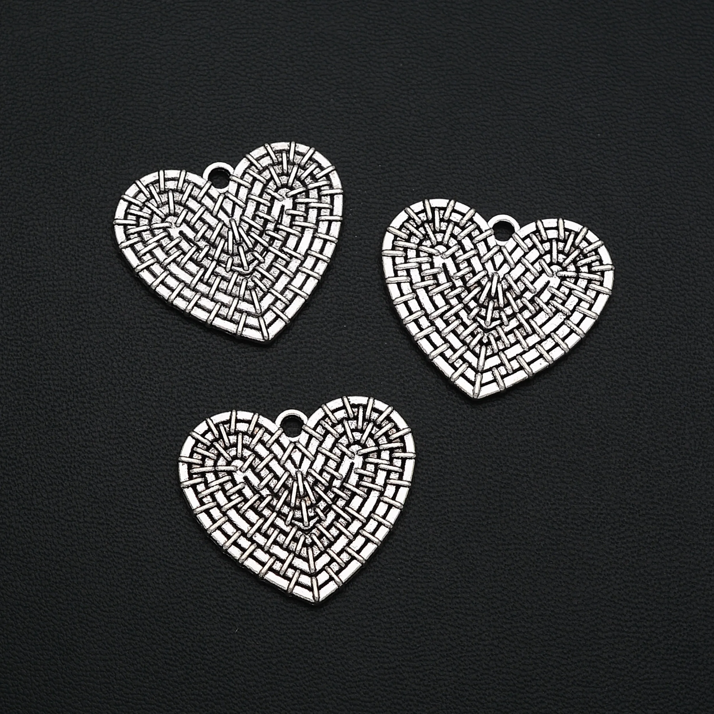 4 Adet / grup 25x28mm Antik Gümüş Kaplama Kalp Charms Örgü Örgü Kolye DIY Kolye Takı El Sanatları Toptan Damla Gemi