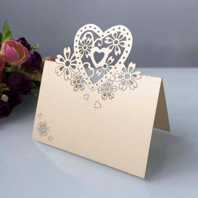 50 Adet Düğün Masa karton kutu Lazer Kesim Kalp Şekli Masa İsim Kartı Yer Kartı Düğün Parti Dekorasyon Favor Koltuk Kartı Ucuz