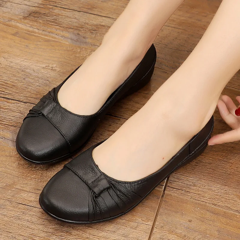 İlkbahar Yaz 2021 Kadın Ayakkabı Rahat Düz mokasen deri ayakkabı Siyah Anne Ucuz Moda Daireler Kaymaz Hemşire iş ayakkabısı