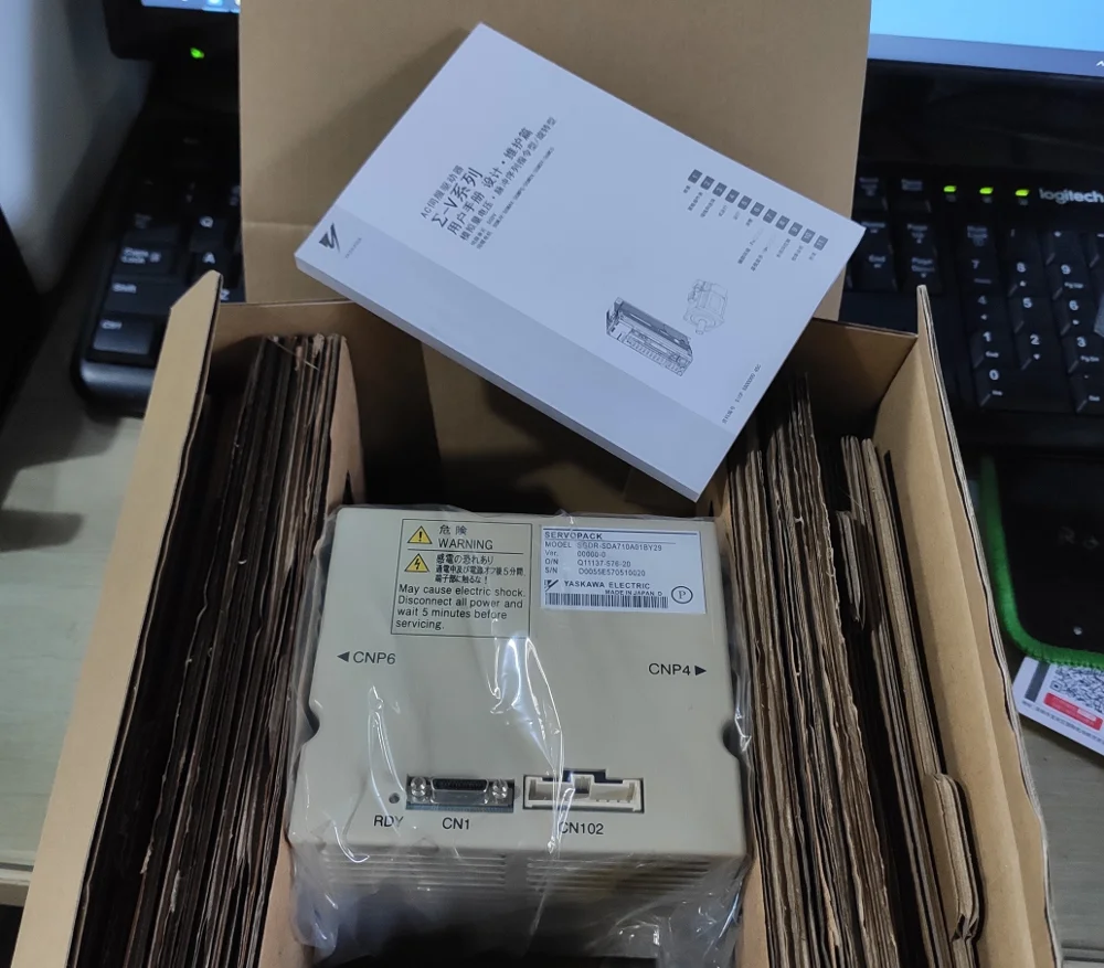 Kutuda yeni SGDR-SDA710A01BY29 Robot Denetleyici Amplifikatör Ücretsiz Kargo