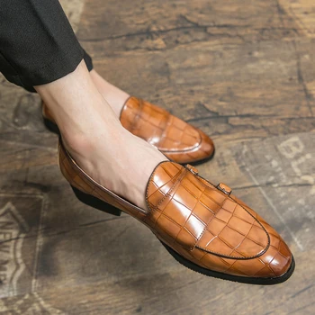 Hakiki Deri Erkek rahat ayakkabılar üzerinde Kayma Lüks Marka 2023 Erkek Loafer'lar Moccasins Nefes Siyah sürüş ayakkabısı Erkekler Sneakers